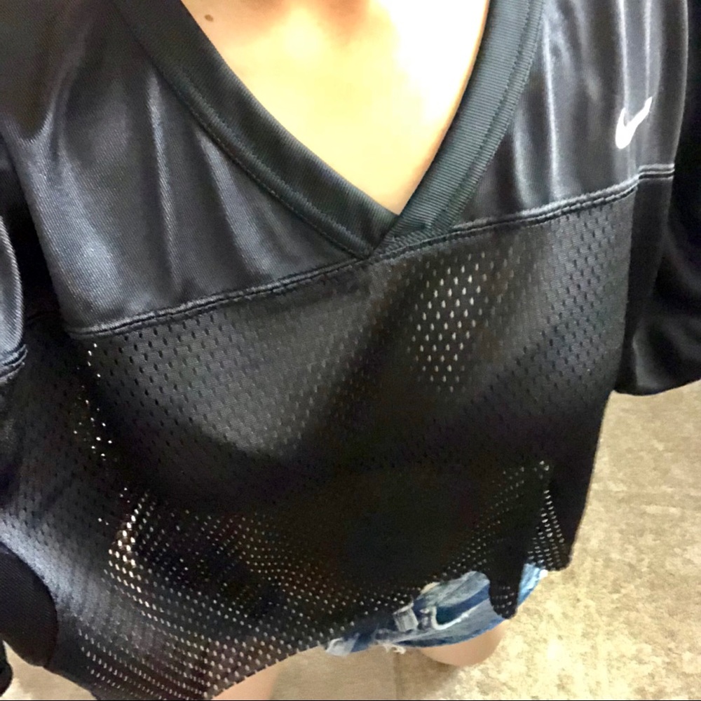 ❌SOLD❌ NIKE Black Breathable Crop Top - Picture 7 of 7